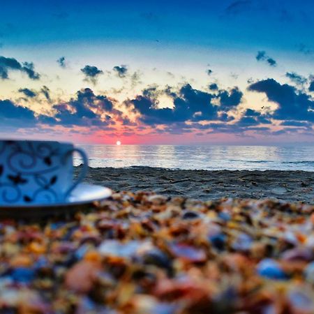Apartamento Sunrise By The Sea Constanţa Exterior foto